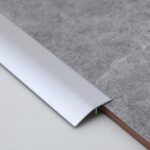 Aluminium vloerovergang drempelstrips voor deur - 12 cm hoogte - Tegels en laminaat planken - 09 m x 43 mm - Mat zilver