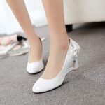 Damesschoenen - hakken met strik en hartvormige sleehak. Maat 41 - Afbeelding 2