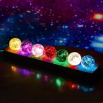 7 Kleurige Kristallen Ballen met Houten Basis - Chakra Kristalbal