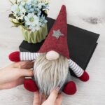 Kerstkabouter Pluche kerst gnome - wit/rood/grijs - H40 - decoratie pop - dwerg/kabouter - 28cm