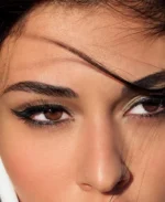 IL Makiage - Brow Factor Eyebrow Gel Define & Set Long-Wear Brow Gel - kleur Latte - Afbeelding 3